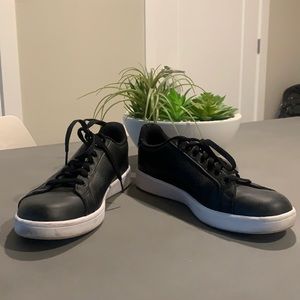 Men’s Adidas Black Casual Sneakers, Size 11